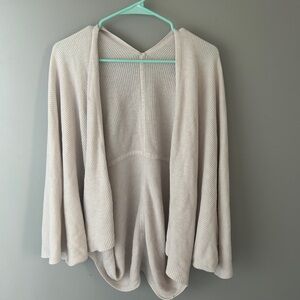 Lululemon Cashlu Shawl Size XS/S White